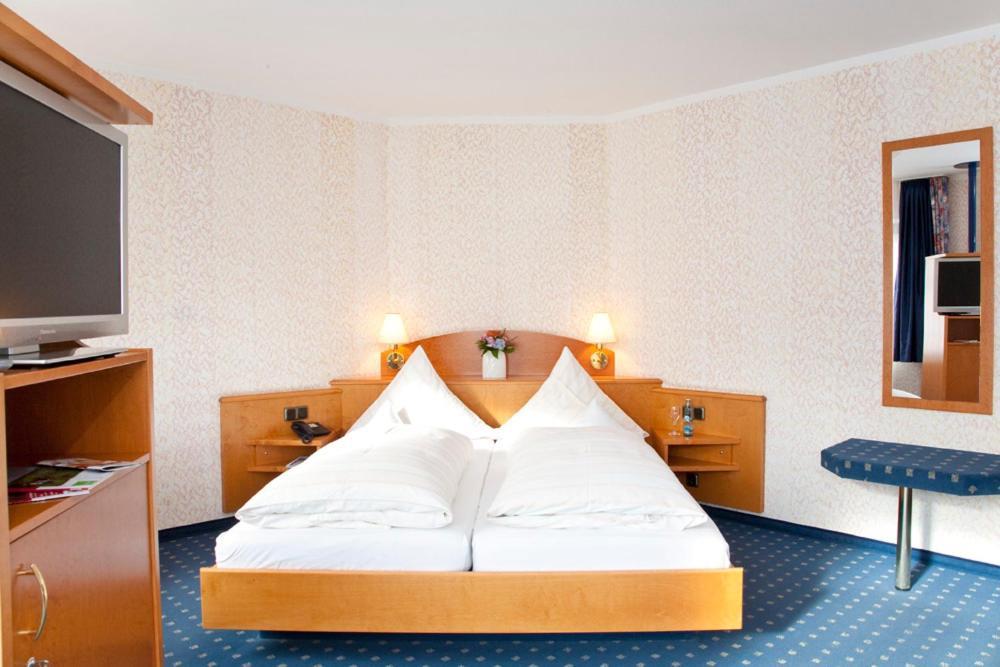 LandKomfort Hotel Elsenmann Willingen  Zimmer foto